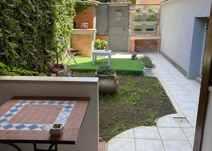 House With Private Garden * Rom