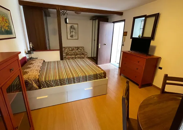 House With Private Garden Apartment